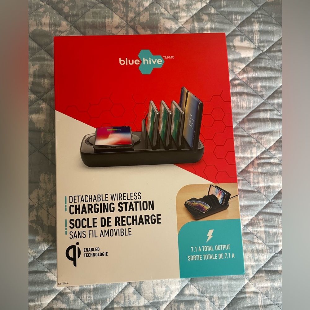 Wireless charging station supports 5 devices